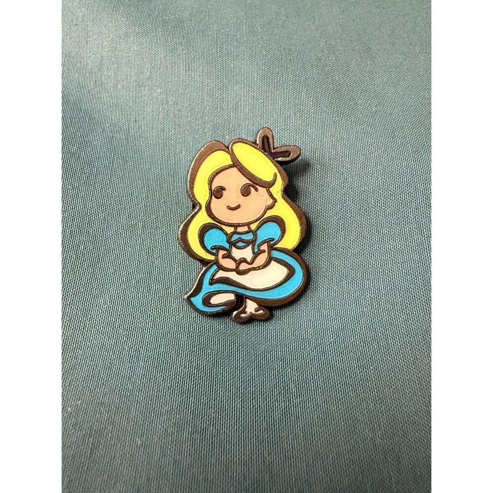 Full Body Alice in Wonderland Individual Pin Disney Trading Pins